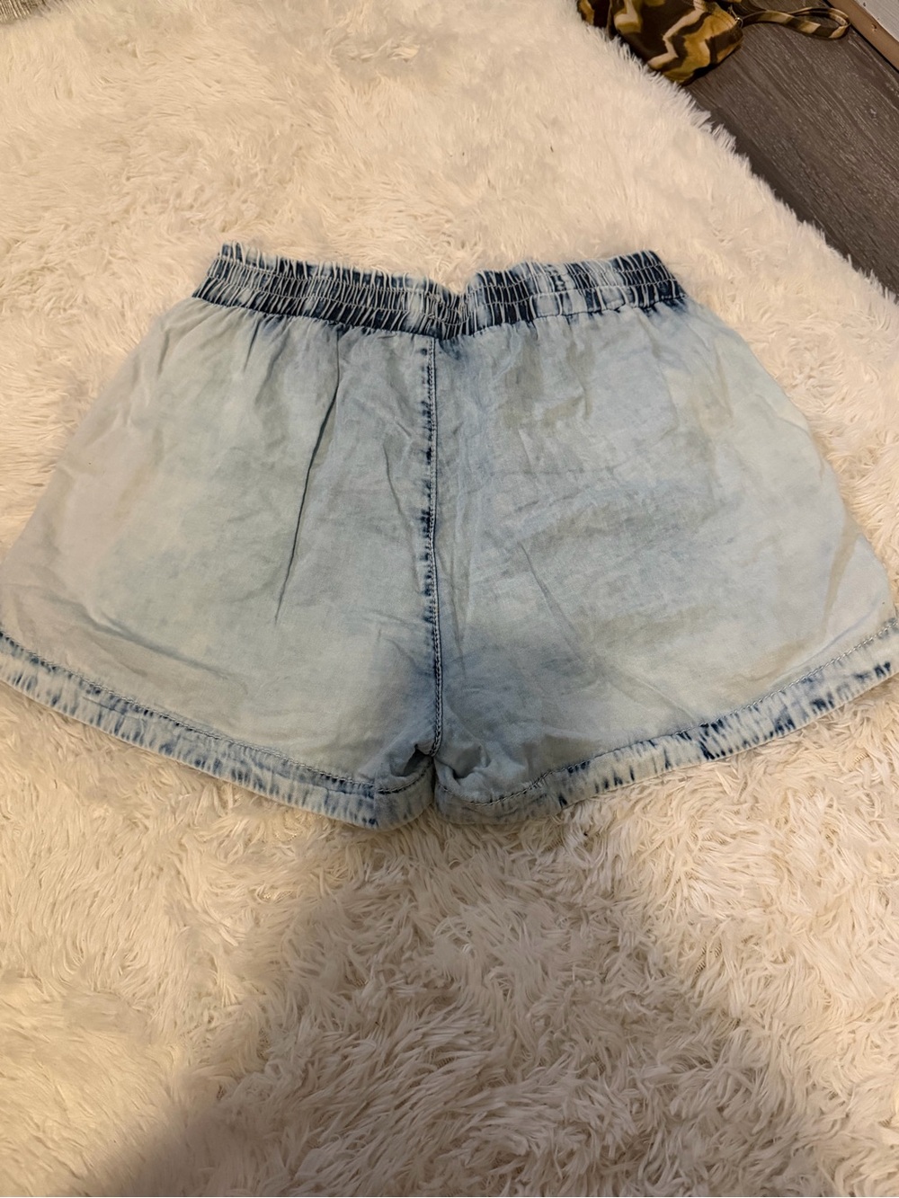 Baby blue Charlotte Russe White Crochet Lace Overlay Denim Shorts - Picture 4 of 6